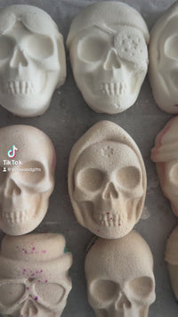 Skulls large bath bombs “Set of 6”
