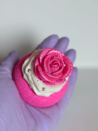 Rosé Whipped Bloom – Luxury Rose Bath Bomb with Bubble Bath Frosting & Soap Flower - Bath & Body Products ByRawand